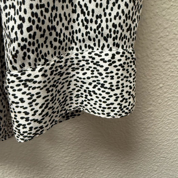 Ann Taylor long sleeved blouse. Black and white. Size 10 with stylish ruffles. - Picture 2 of 5